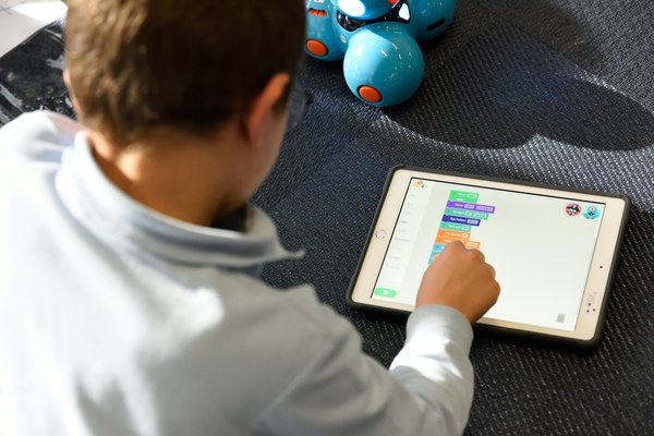 Quels sont les avantages de l'utilisation de la réalité augmentée pour enseigner la géographie aux enfants?
